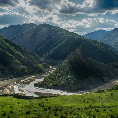Peri Suyu Valley