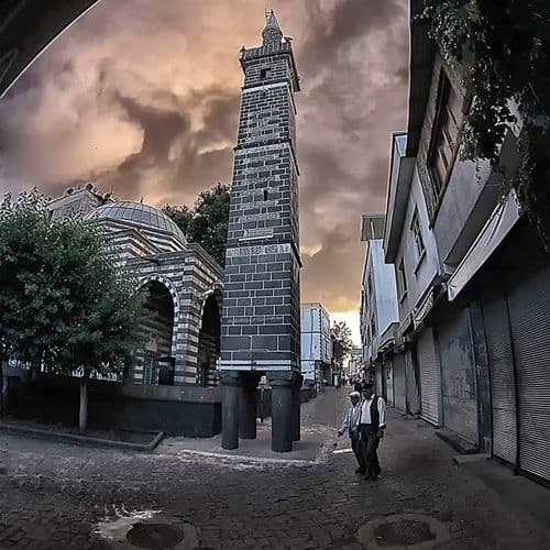 Dört Ayaklı Minare (Vierbeiniges Minarett)