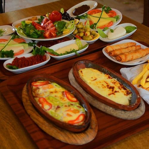 Petit-déjeuner à Başiskele