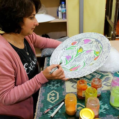 Bemalen von Keramik-Vasen