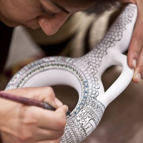 Bemalen von Keramik-Vasen