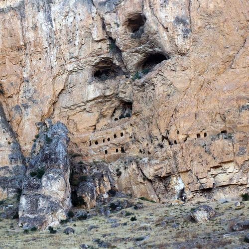 Ansır Caves 