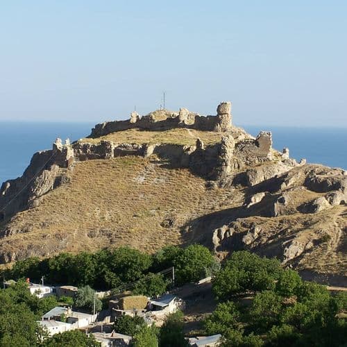 Adilcevaz Beach Castle