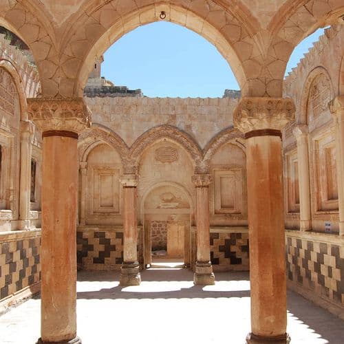 İshak Paşa Sarayı