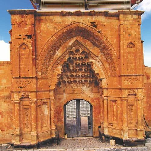 İshak Paşa Sarayı