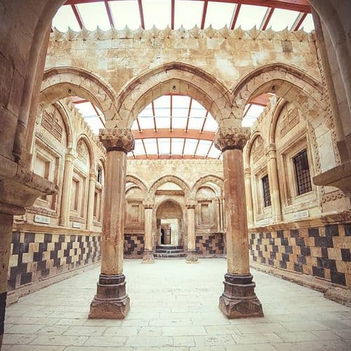 İshak Paşa Sarayı