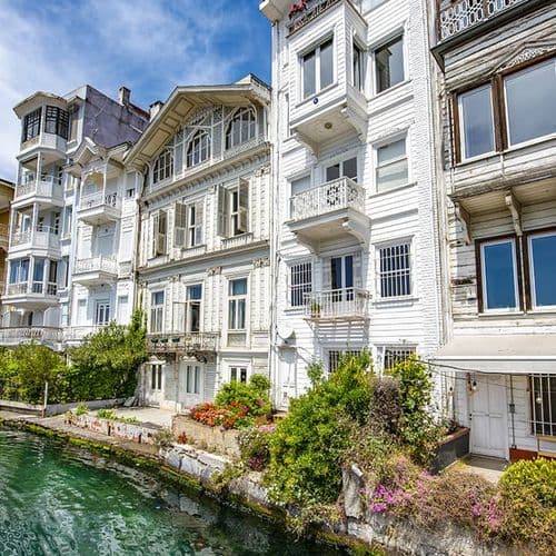 Bosphorus Yalı Waterside Mansions