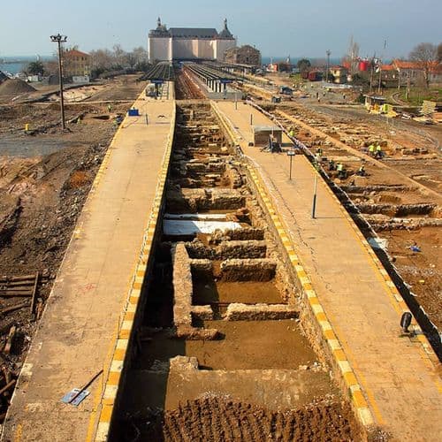 Tarihi Haydarpaşa Tren İstasyonu Önündeki Arkeolojik Kazılar