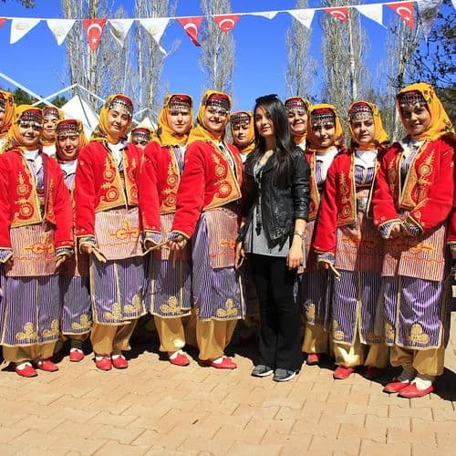 Keskins Folk Dances With Davul and Zurna