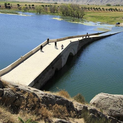 Çeşnigir Bridge