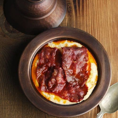 Houmous chaud au Pastırma